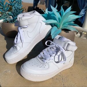WHITE AIR FORCE ONES